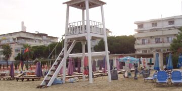 Ngjarje tragjike në vend! Gjendet i v*rur në kullën e vrojtimit një person, dyshohet se…