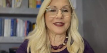 “Muaji me “tre” hëna!” Astrologia paralajmëron që të bëjnë kujdes këto shenja