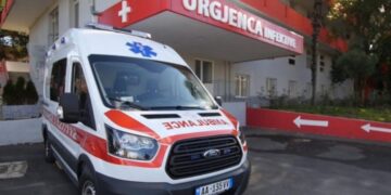 Tjetër aksident i rëndë, makina përplas një të m*tur/ Raportohet se fëmija…