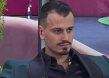 Tha se ka bërë vetëm veshët, Mateo del bllof në finale/ I dalin fotot para ndërhyrjeve estetike