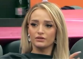 U aludua shumë se është në burg, Selin Bollati poston FOTOT e para me babain e saj