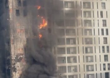 Sërish zjarr në Tiranë, flakët përfshijnë një apartament në rrugën “Jordan Misja”