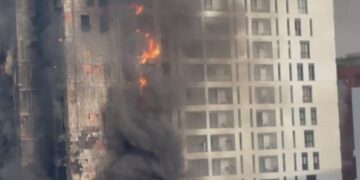 Sërish zjarr në Tiranë, flakët përfshijnë një apartament në rrugën “Jordan Misja”