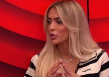 Rrjeti po zien/ Brikena kapet nga kamerat duke vjedhur sendet e Selinës?! (Video)