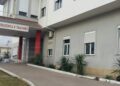 E TRISHTË! U përpIas nga motori në Tiranë, ndërron jetë në spital babai i ministres