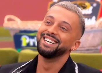 Gjesti PLAS deklaratën e fortë në rrjet ‘JAM MARTUAR…’! Pamje bëhen VIRALE NE RRJET! (Video)