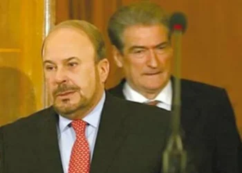 ‘Shk*ërdh*të u mërzite ti…’ Ish-truproja rrëfen batutën legjendare te Fatos Nanos pas darkës me Berishën dhe intervistës tek Fevziu