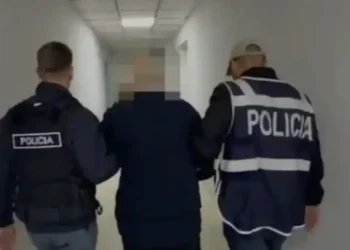 I merrte shuma parash pacientëve për të kryer ekot, arrestohet mjeku imazherist