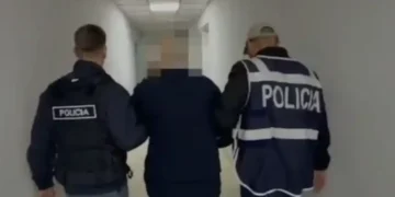 I merrte shuma parash pacientëve për të kryer ekot, arrestohet mjeku imazherist