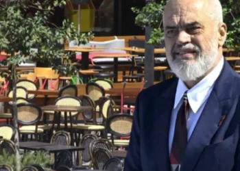 Edi Rama prezanton planin e ri: Për çdo karrige jashtë, bizneset do të japin një…