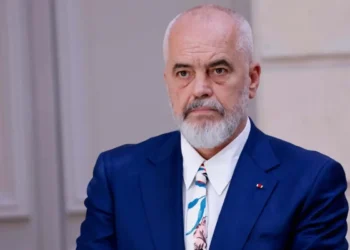 Dh*na ndaj kamerierit nga efektivi në Vlorë, reagon Rama: Sa të dalë nga spitali do ta..