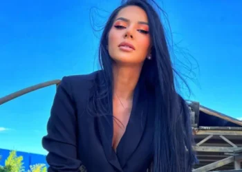 “Të ka dal emri që shkon në burgje” – Efi nuk ia perton, i kthehet ndjekësit: Turp te k…