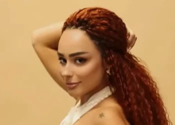 “Një mbretëreshë nuk e lë fronin për t’iu përgjigjur një fshatari që hedh gurë” –Me kë e ka  Egli Tako?