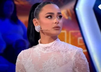 Egli Tako përlotet nga ky dhurata qe merr nga fansat