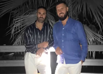 Miri qau në dhomën e rrëfimit pas ndarjes nga Selin/ Miku i tij bën reagimin e papritur publikisht