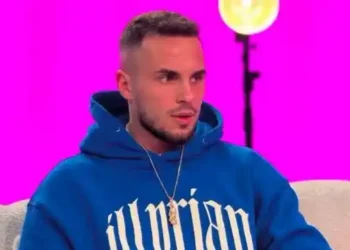 E papritur/ Publiku largon nga shtëpia Edin, zbulohet arsyeja