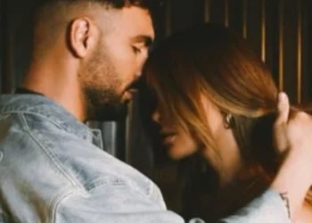 Të pandashëm nga njëri-tjetri! Ledri dhe Xhensila kapen mat në momente shumë të afërta (Foto)