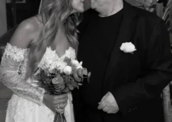 Martohet cifti i njohur, diferenca 40 vjecare e moshës mes tyre tërheq vëmendjen e të gjithëve!