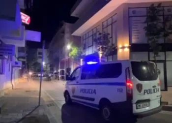 E RËNDË në Tiranë/ Një person gjendet i VD*KUR në një kanal uji!