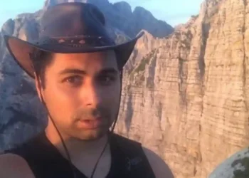 Krimi makabër në Itali, nëna tregon si vr*u dhe cop*toi djalin e saj bashkë me partneren e tij: Ajo që bëra është e …