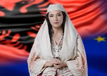 Askush nuk e paska vënë re! Flor Binaj ZBULON detajin e cuditshëm tek Diella