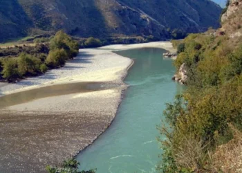 Tronditëse! Gjendet pa shenja jete një person në Vjosë, raportohet se…