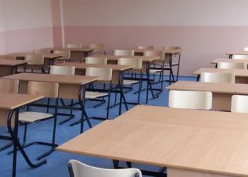 ‘Vd*s sot, se ringjallesh nesër…’ predikonte Jehovain në shkollë, pushohet nga puna mësuesi në Tiranë!