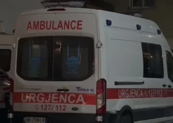 Aksident tronditës në vend! Katër makina bëhen copash me njëra-tjetrën, raportohet se…