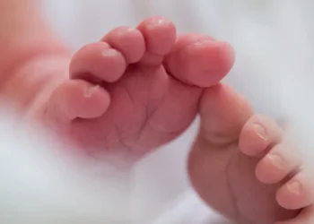 Tronditëse! Foshnja ndërron jetë gjatë lindjes, zbardhen detajet