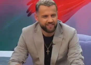 “Përballë ke për të thënë më fal prapë!”- Plas keq mes Luizit dhe Anaidit (Foto)