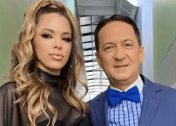 “Bastard, ordiner!”/ Shqipe Hysenaj “kryqëzon” Arjan Konomin: Ofendoi një grua në 8 Mars, turp edhe për…