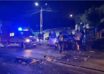 Aksident i rëndë në vend! Makina përplaset me kamionin, shoferi ne…