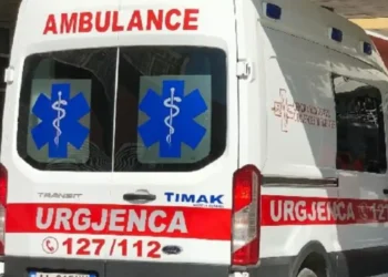 Aksident i rëndë në aksin Burrel–Klos/ Një person në gjendje të rëndë dërgohet në Tiranë