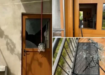 Hyri për të vjedhur, por ngeci në dritare.Humb jetën tragjikisht hajduti në Fier