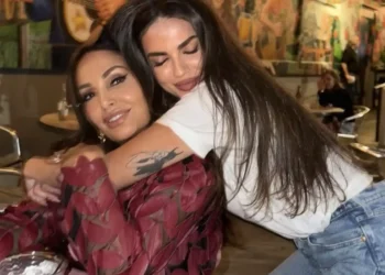 Nëna e Beatrix Ramosaj diagnostikohet me kancer/ Këngëtarja bën postimin prekës…