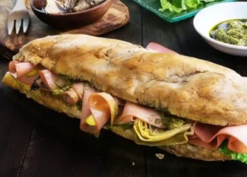 Hëngrën panine me salsiçe dhe brokoli, një i vde*ur dhe 9 të shtruar në spital në Itali