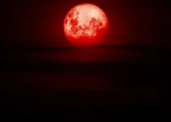 Magji në qiell! Hëna e Gj*kut nis spektaklin, ja si po duket fenomeni kaq i vecantë!