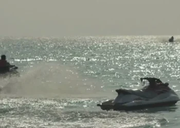 Aksident me jet ski në Ksamil, dy vëllezër francezë përplasen! 22 vjecari…