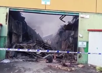 Gjithcka e bërë shkrumb e hi! Dalin pamjet e trishta nga tregu i ‘5 Majit’, riaktivizohen disa vatra zjarri