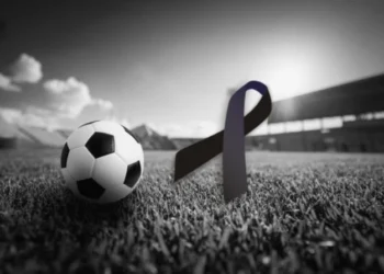 Futbolli në Zl! Ra nga kabina e teleferikut 70 m lartësi, humb jeten futbollisti i njohur