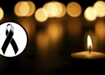 E trishtë/ Mbyll sytë përgjithmonë aktorja e njohur (Emri)