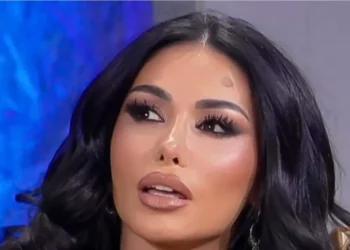 As Soni as Sanije/ Këngëtarja e njohur u zbulon fermerëve emrin e saj të vërtetë