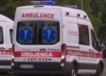 Ngjarje e rëndë në Tiranë! Po konsumonte drekën, gruaja mbytet me ushqim dhe humb jetën