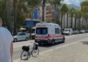 Ngjarje fatale! 44 vjecarja u mb*t në Vlorë, në gjendje të rëndë vajza e saj 18 vjecare (Detaje)