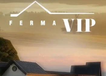 E papritur/ Ndodh puthja e pare ne buze ne Ferma Vip 3