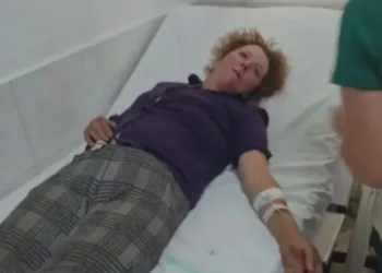 Prekëse! I moshuari humbi jetën, nusja shpërthen në lot ‘I thërrita, nuk mu përgjigj, kur e gjeta nuk kishe cfarë të shikoje…’