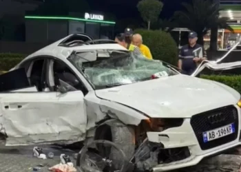 Pse o bir me kaq shpejtësi, nëna në shtëpi po të…Makina bëhet copash, 19 vjecari humb jetën!