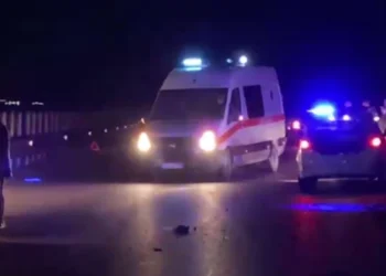 Aksident tronditës në vend! Dy makina përpIasen kokë më kokë, 3 persona…