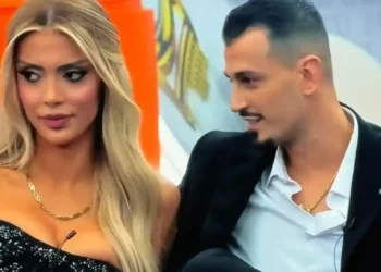 Mateo nuk përmbahet me Brikenën, momente të tjera intime (Video)