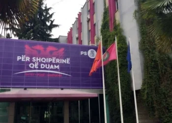 “Do të pr*sim kokat e fëmijëve”, KËRCËN0HET deputetja e Partisë Socialiste